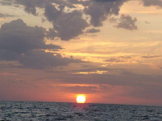 image023